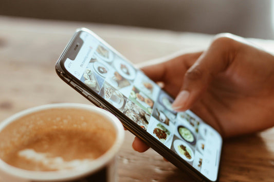 De Seguidores en Instagram a Clientes Reales: Tips para Maximizar tu conversión en Redes Sociales.